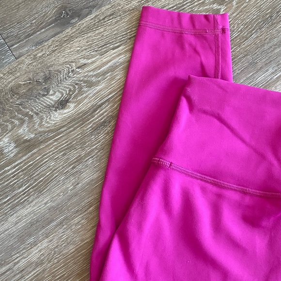 Lululemon Wunder Train Leggings - Picture 4 of 4